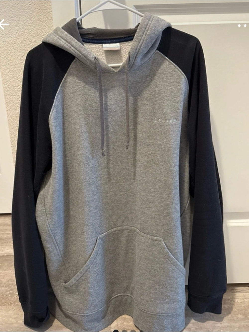 Columbia Gray Body Black Sleeve Hooded Pullover